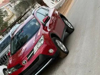 2013 Toyota Rav4 in Ras Al Khaimah used car