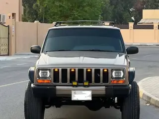 2000 Jeep Cherokee in Ras Al Khaimah used car